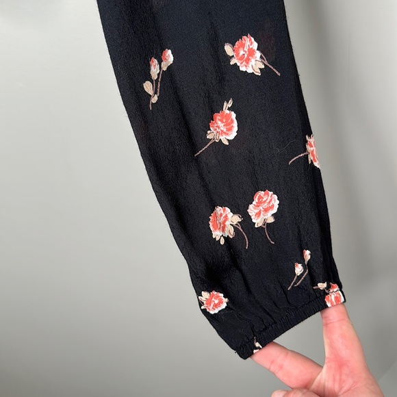Brandy Melville John Galt Black Floral Coco Wrap Blouse - Picture 7 of 13